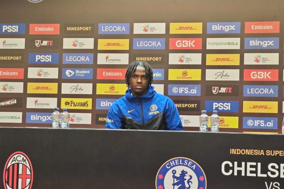Gelandang Chelsea Romeo Lavia Nikmati Momen Pramusim di Jakarta